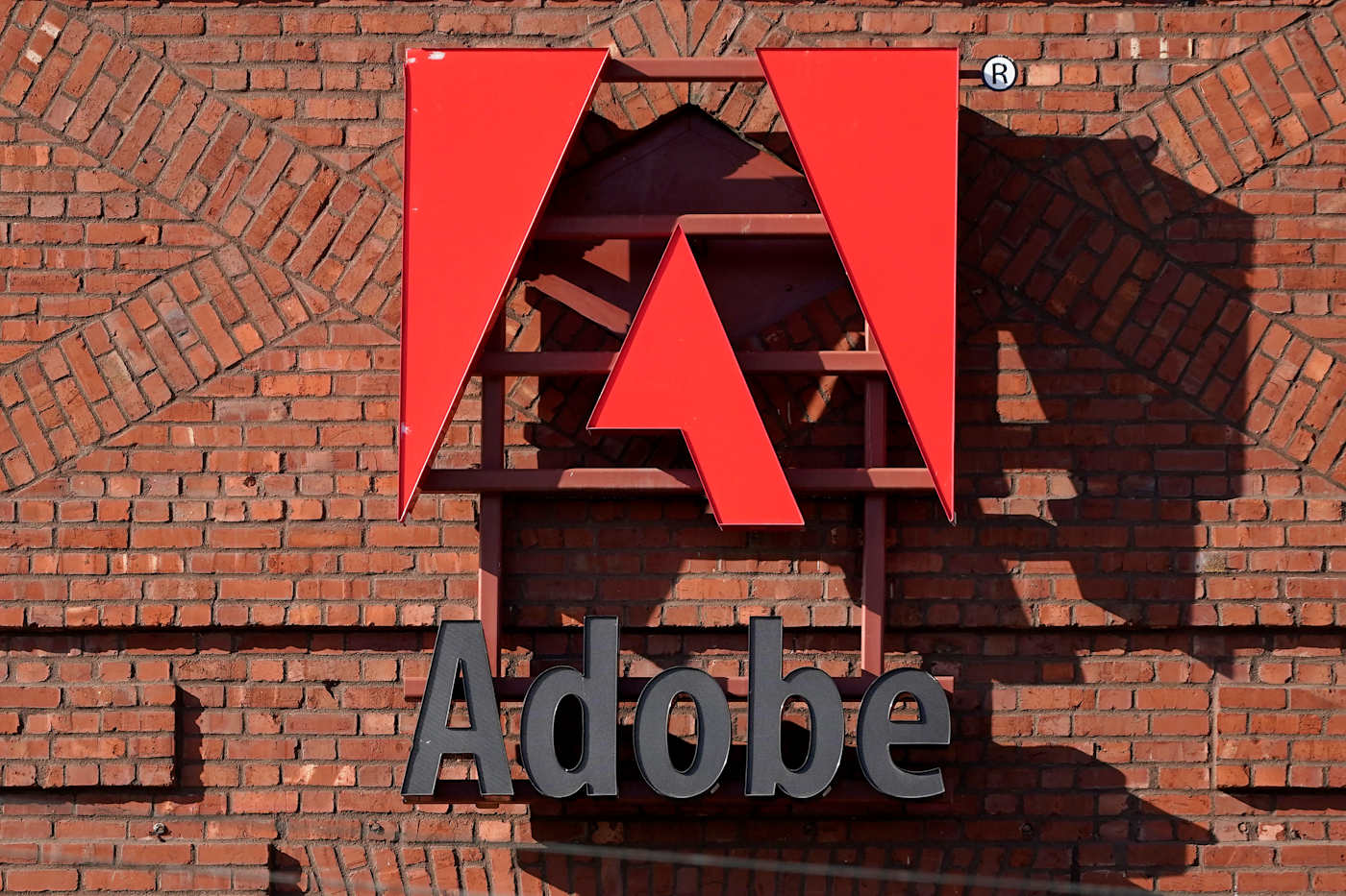 Adobe paga 150 milioni per gli abbonamenti impossibili