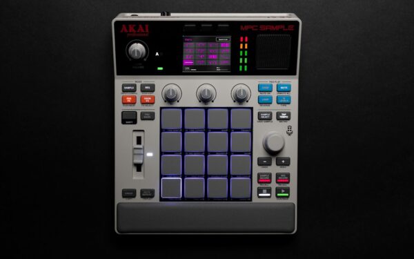 Akai MPC Sample 2026: il campionatore portatile a 400€