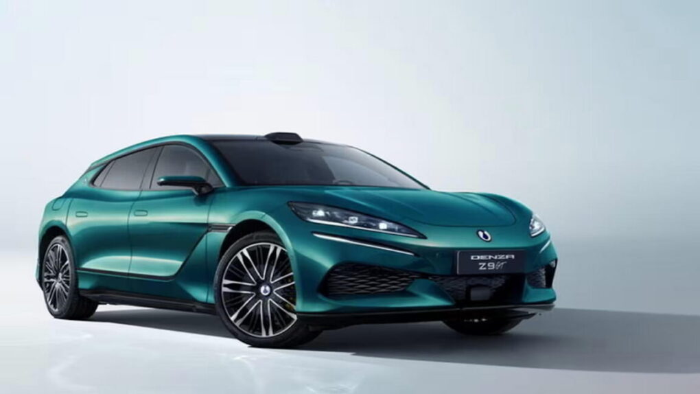 BYD sfida Tesla: ricarica completa in 12 minuti