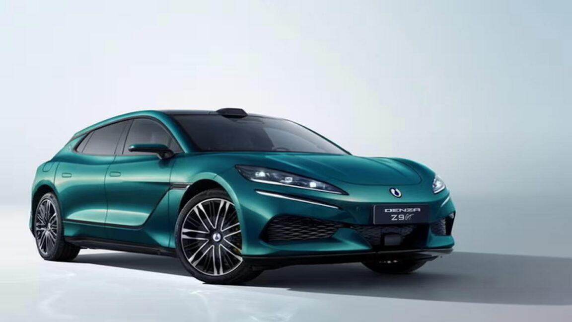 BYD sfida Tesla: ricarica completa in 12 minuti