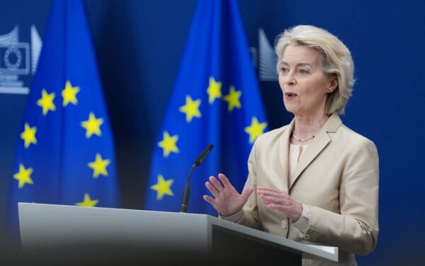 Commissione UE hackerata: 350GB di dati rubati