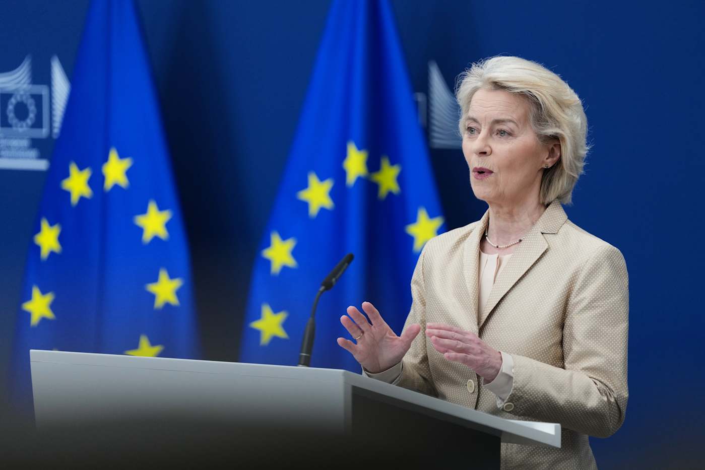 Commissione UE hackerata: 350GB di dati rubati