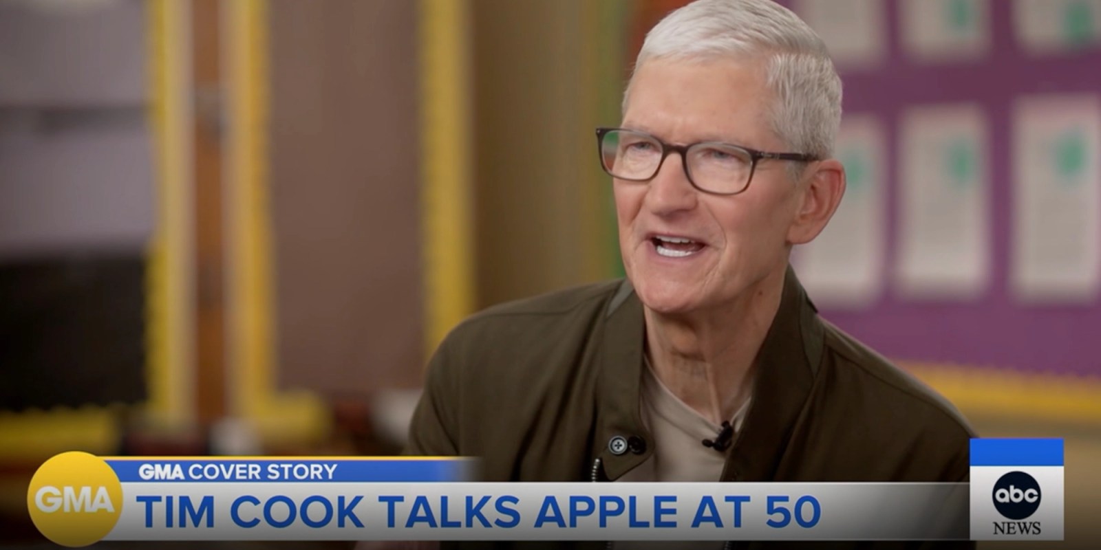 Cook celebra Apple a 50 anni: dazi, ritiro e futuro