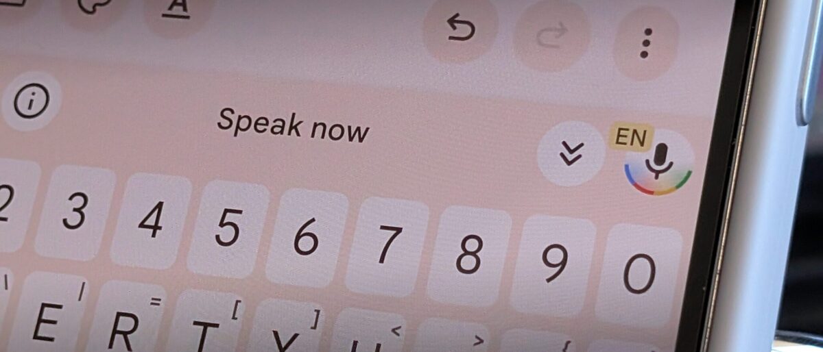 Gboard 2026: la dettatura vocale cambia con gli auricolari