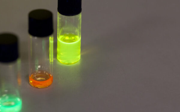 Germania vieta a TCL di usare il termine QLED: cosa cambia