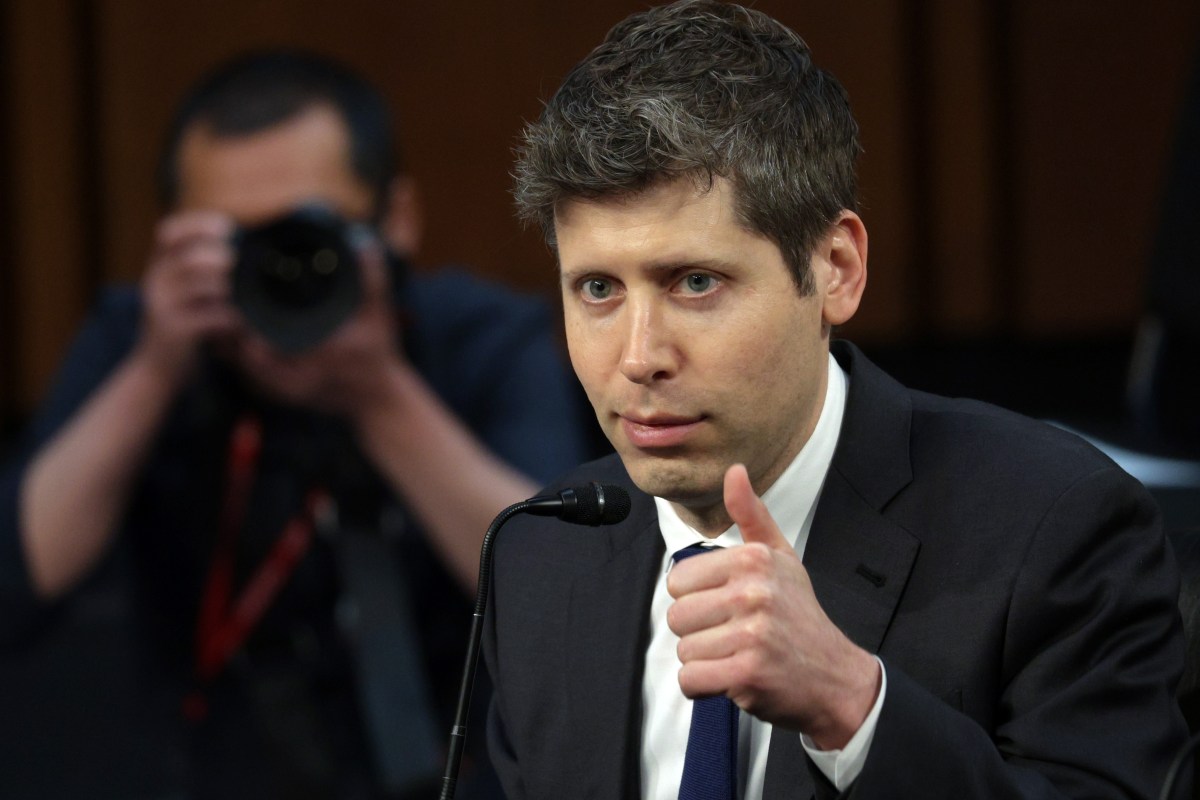 Sam Altman ringrazia i programmatori: il web risponde a meme