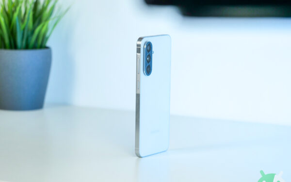 Samsung Galaxy A57 e A37: ecco design e colori ufficiali