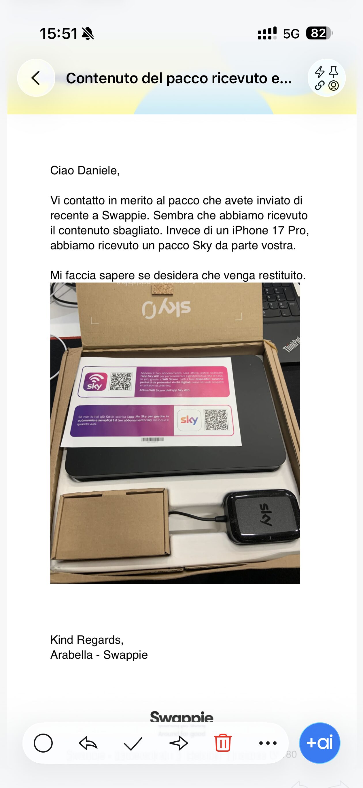 Screenshot dell'email di Swappie che comunica di aver ricevuto un decoder Sky invece dell'iPhone 17 Pro inviato