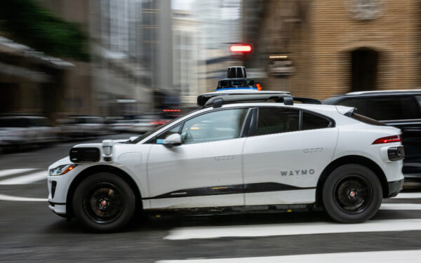 Waymo supera i 270 milioni di km: l'era delle auto autonome