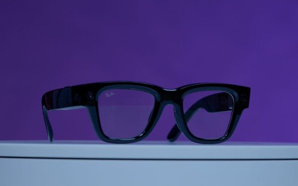 Apple sperimenta occhiali AI 2026