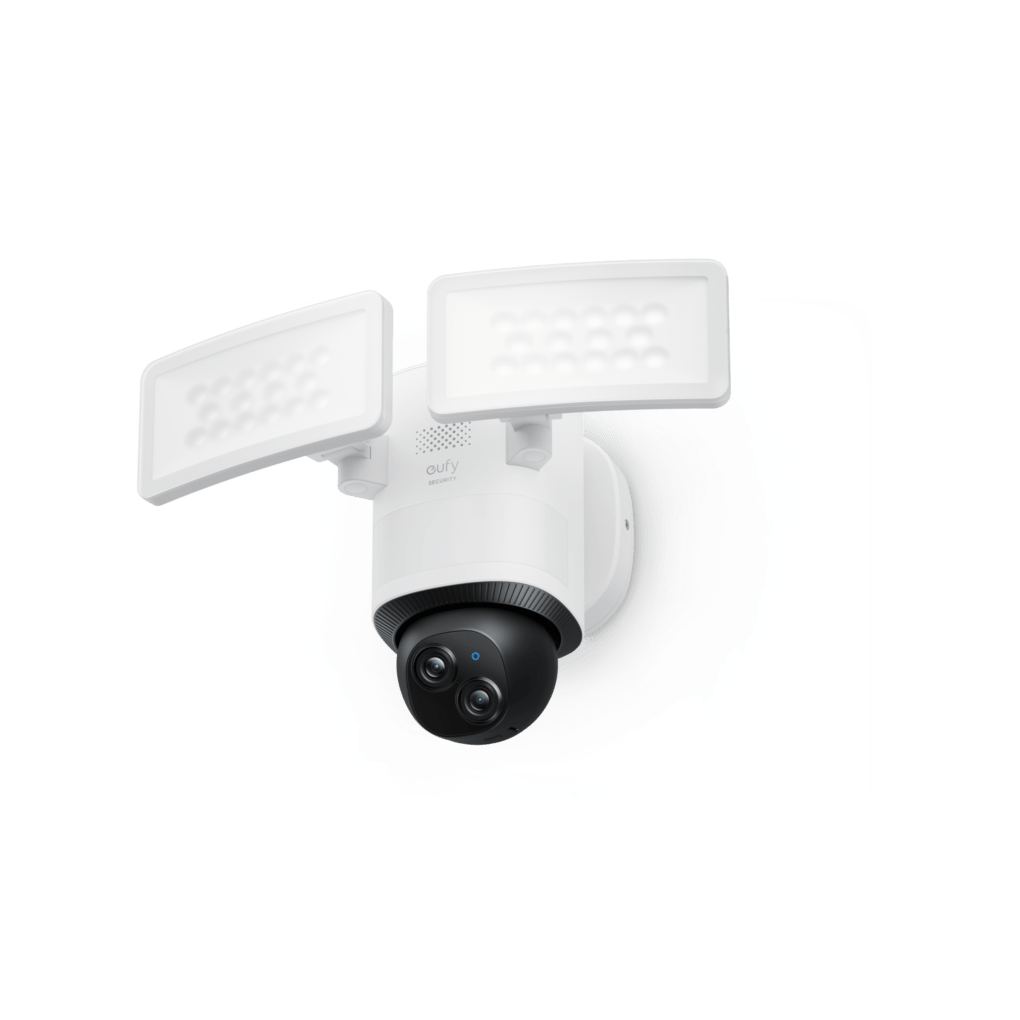 eufy Floodlight Cam E340: telecamera con proiettori 2000 lumen, dual lens 3K e Wi-Fi 6