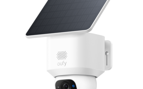 eufy SoloCam E30: telecamera outdoor 2K con PTZ 360, pannello solare e batteria 10000 mAh