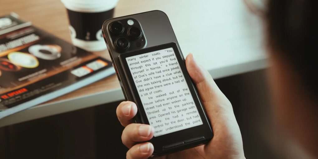 MagSafe e-reader: lo schermo E Ink si attacca all'iPhone
