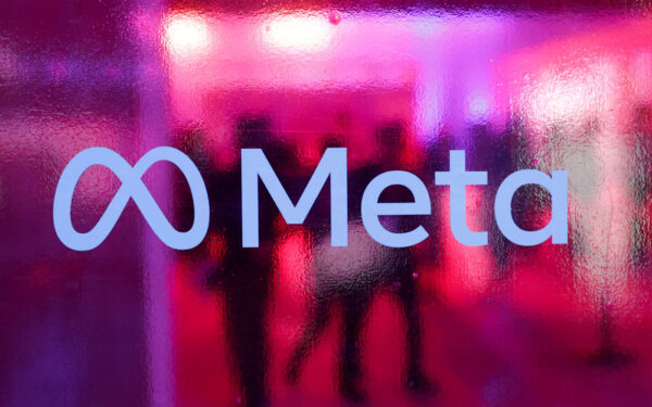 Meta: dipendente scaricò 30mila foto private