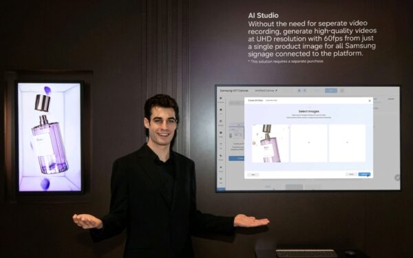 Samsung SMHX 2026: 32 pollici per il 3D glasses-free