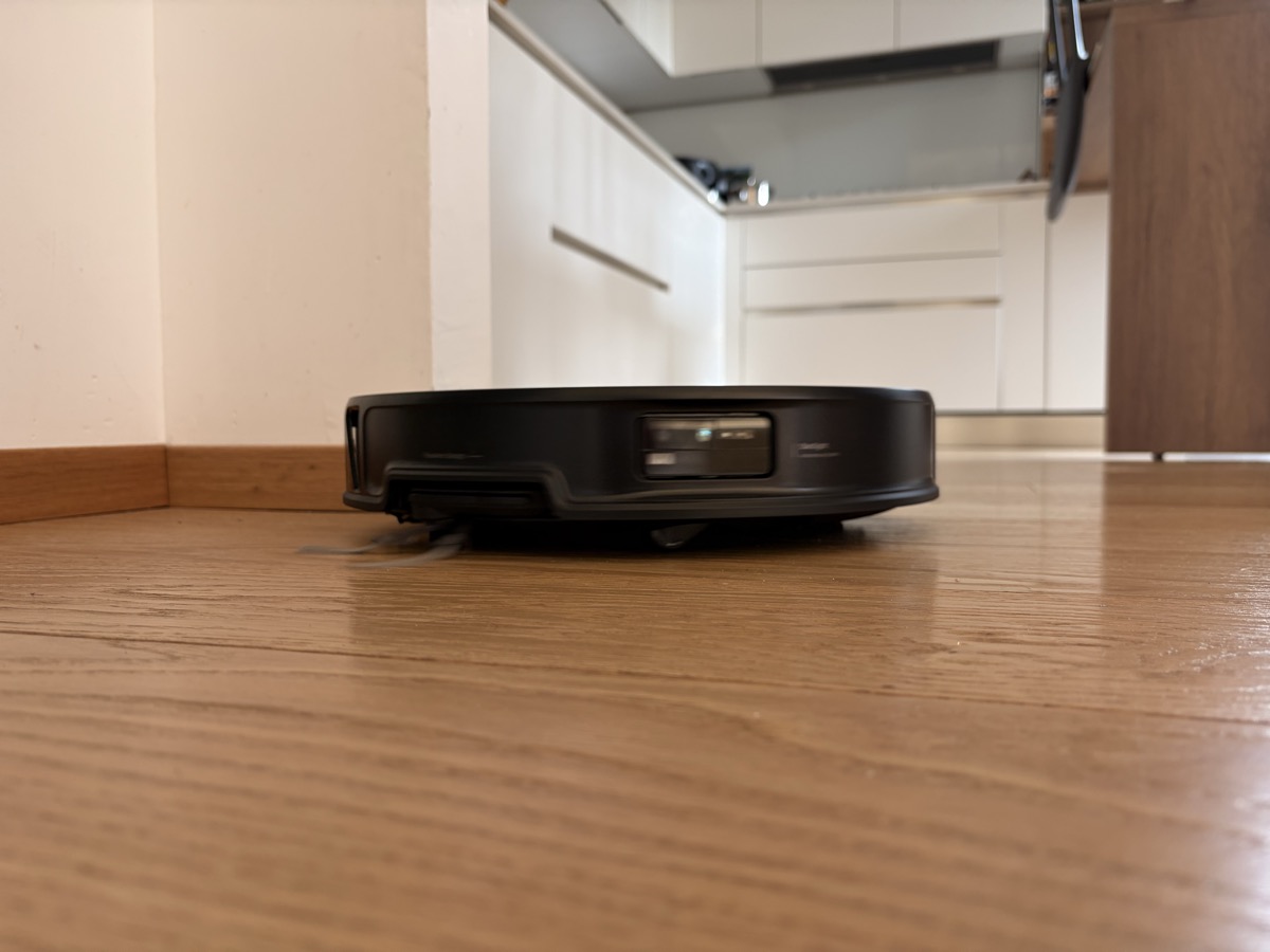 Spazzola laterale in azione — LED acceso