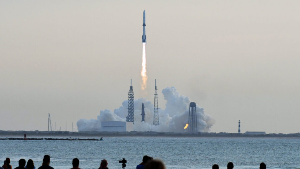 Blue Origin 2026: Bezos cerca soci per la corsa allo spazio