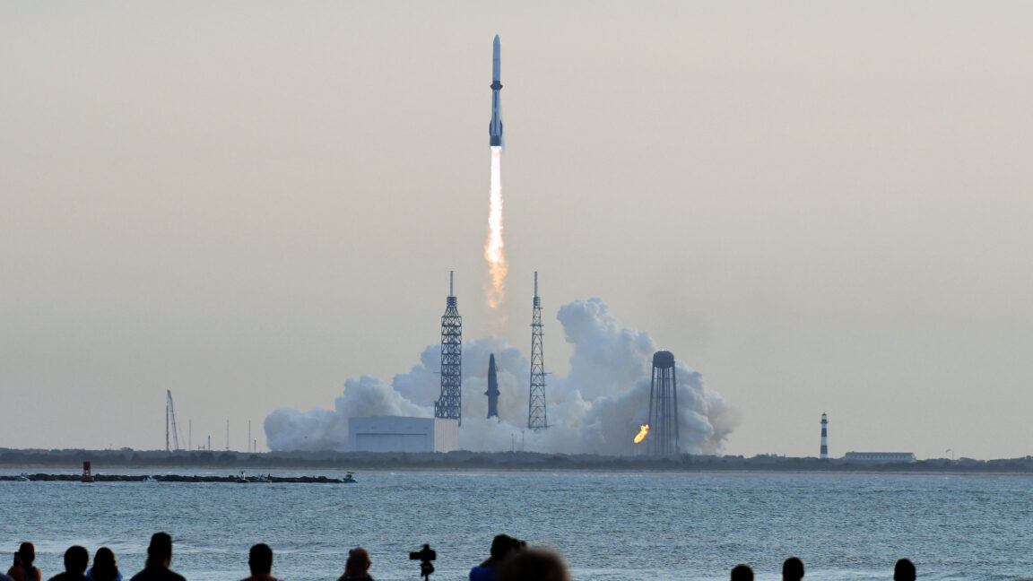 Blue Origin 2026: Bezos cerca soci per la corsa allo spazio
