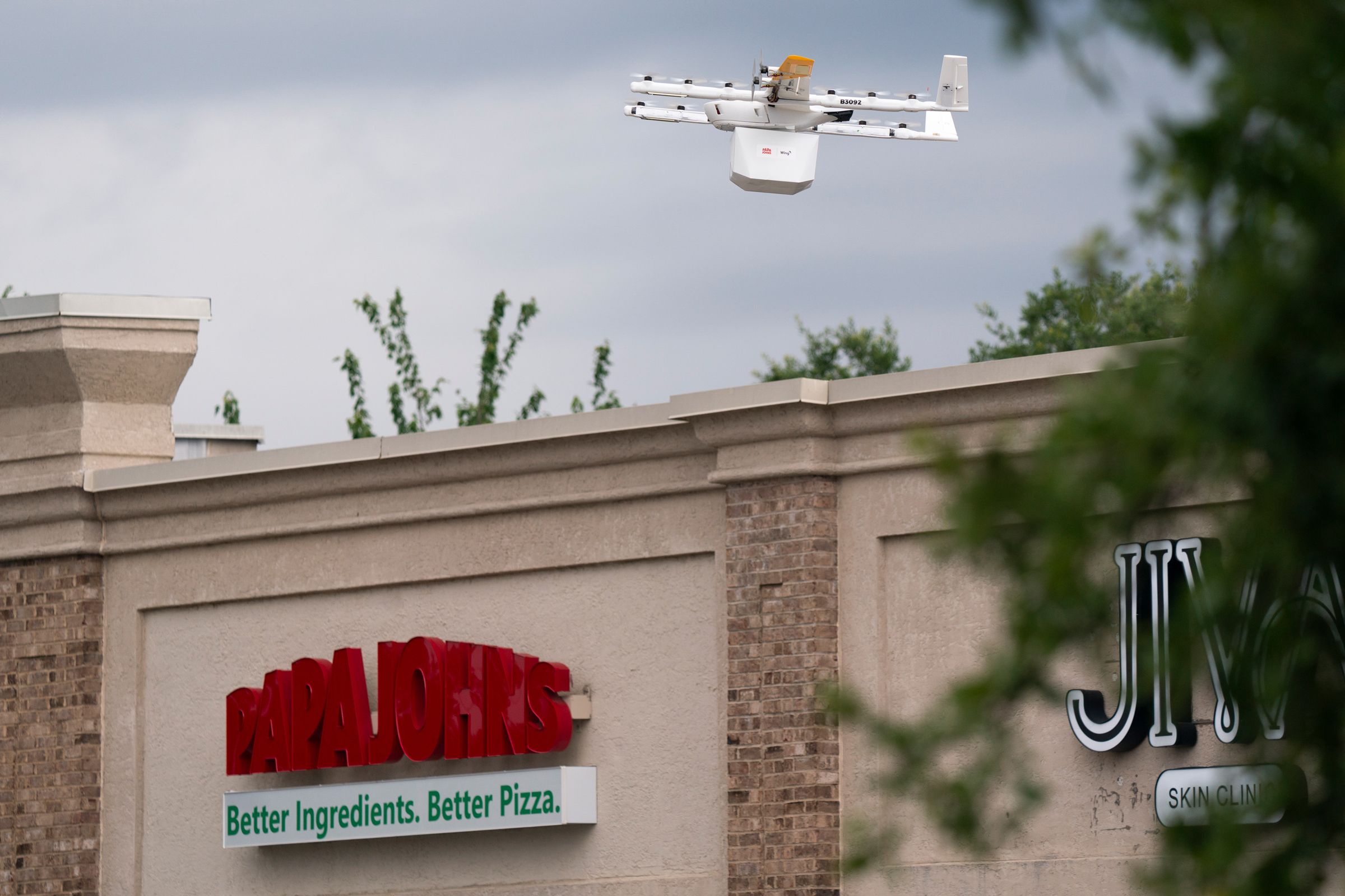 Droni 2026: Papa John's vola basso, l'illusione persiste