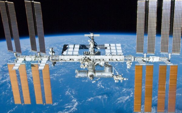 ISS 2026: La Fuga Infinita e le Illusioni Spaziali