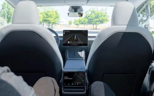 Robotaxi Tesla 2026: La Grande Frenata del Sogno