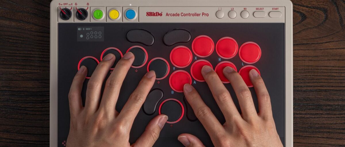 8BitDo Arcade Controller Pro 2026: schermo e