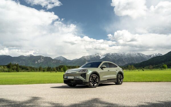 Cayenne Coupe Turbo 2026: quando l'SUV sfida la 911