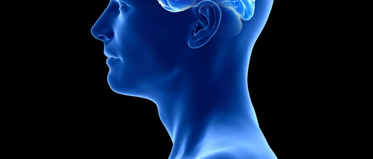 Cervelli cyborg nel 2026: tre pazienti con chip anti-tumore