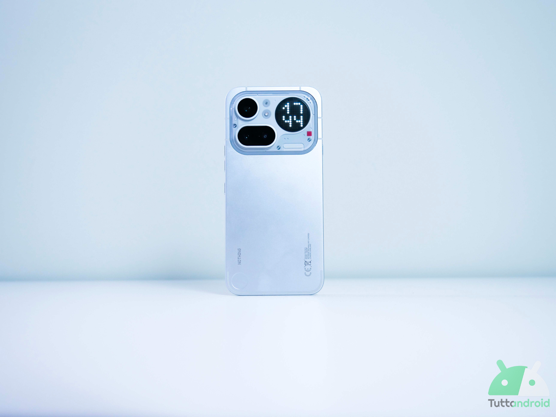 Nothing Phone 4b nel 2026: il teaser nasconde un rilancio