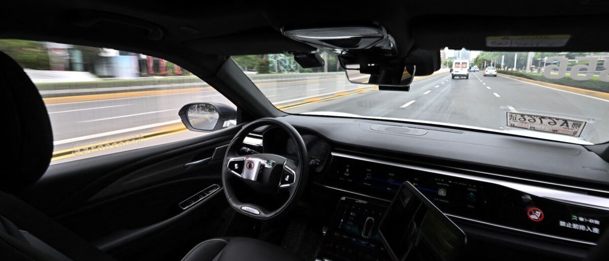 Robotaxi 2026: la Cina domina, l’Occidente insegue