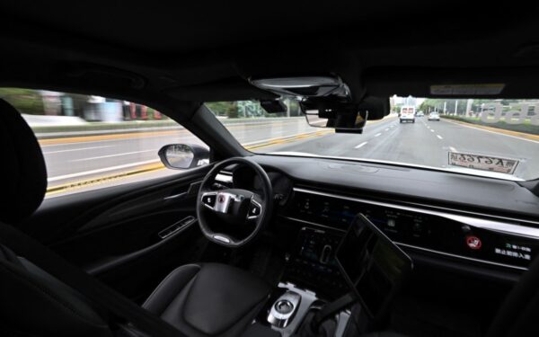 Robotaxi 2026: la Cina domina, l'Occidente insegue