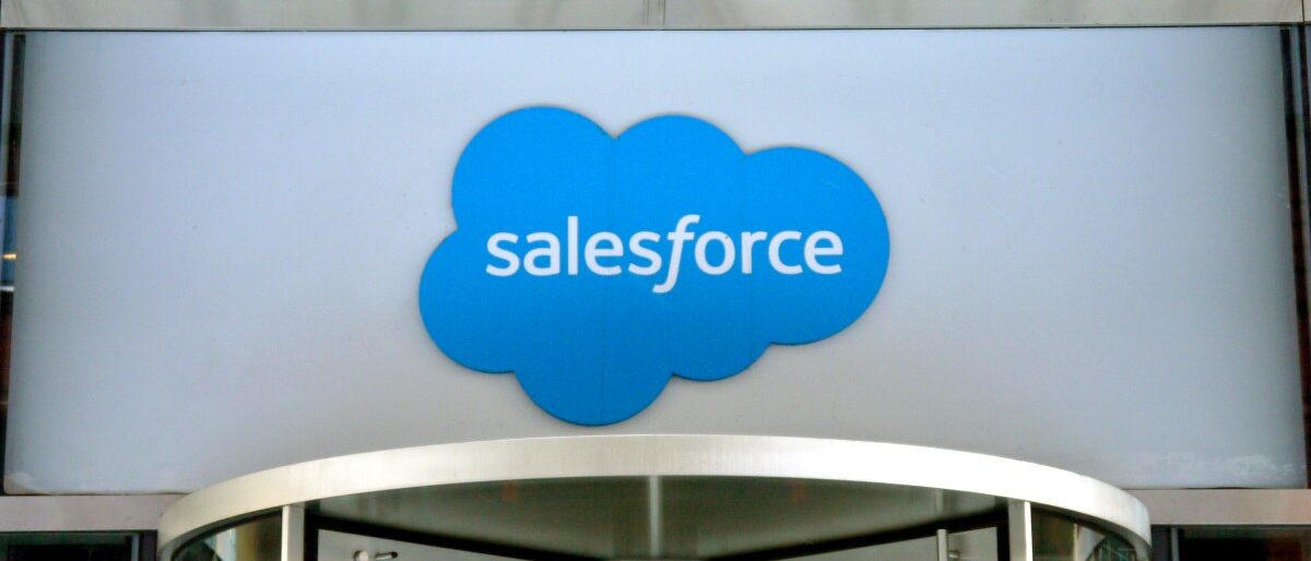 Salesforce compra Fin: 3,6 miliardi per potenziare