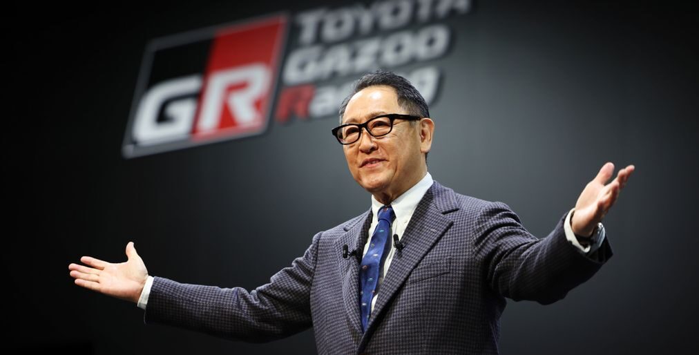 Toyota sfida l’elettrico: la rivolta di Toyoda nel 2026