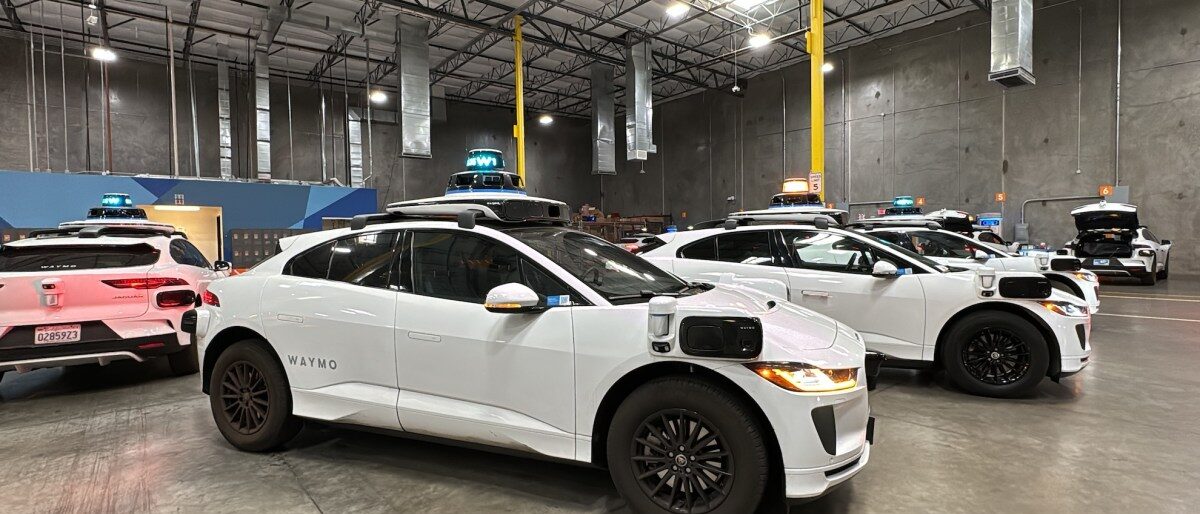 Waymo e B2U: batterie robotaxi per la rete