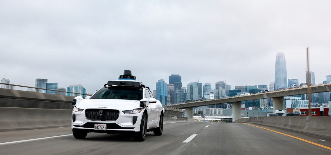 Waymo ritira 3.871 auto: il problema dei cantieri