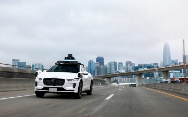 Waymo ritira 3.871 auto: il problema dei cantieri