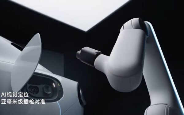 Xiaomi e il braccio robotico per le auto elettriche