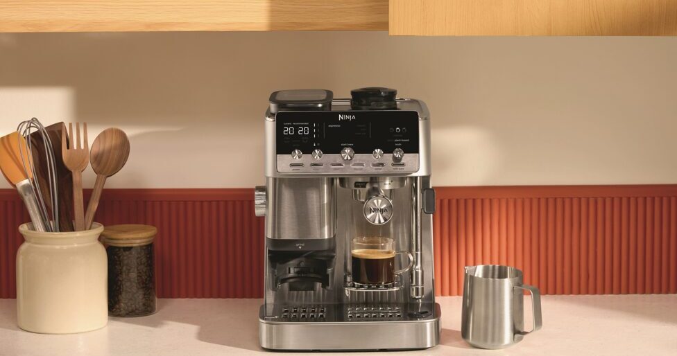 Ninja Luxe Café MINI Plus: il sistema compatto 2 in 1 per un caffè da bar a casa a 499,99€