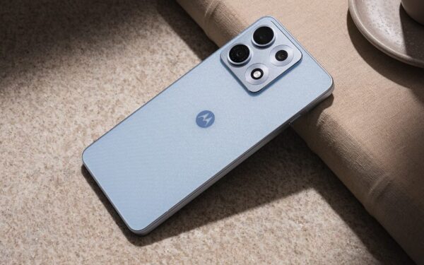 Motorola Edge 70 Max 2026: batteria monstre e carica