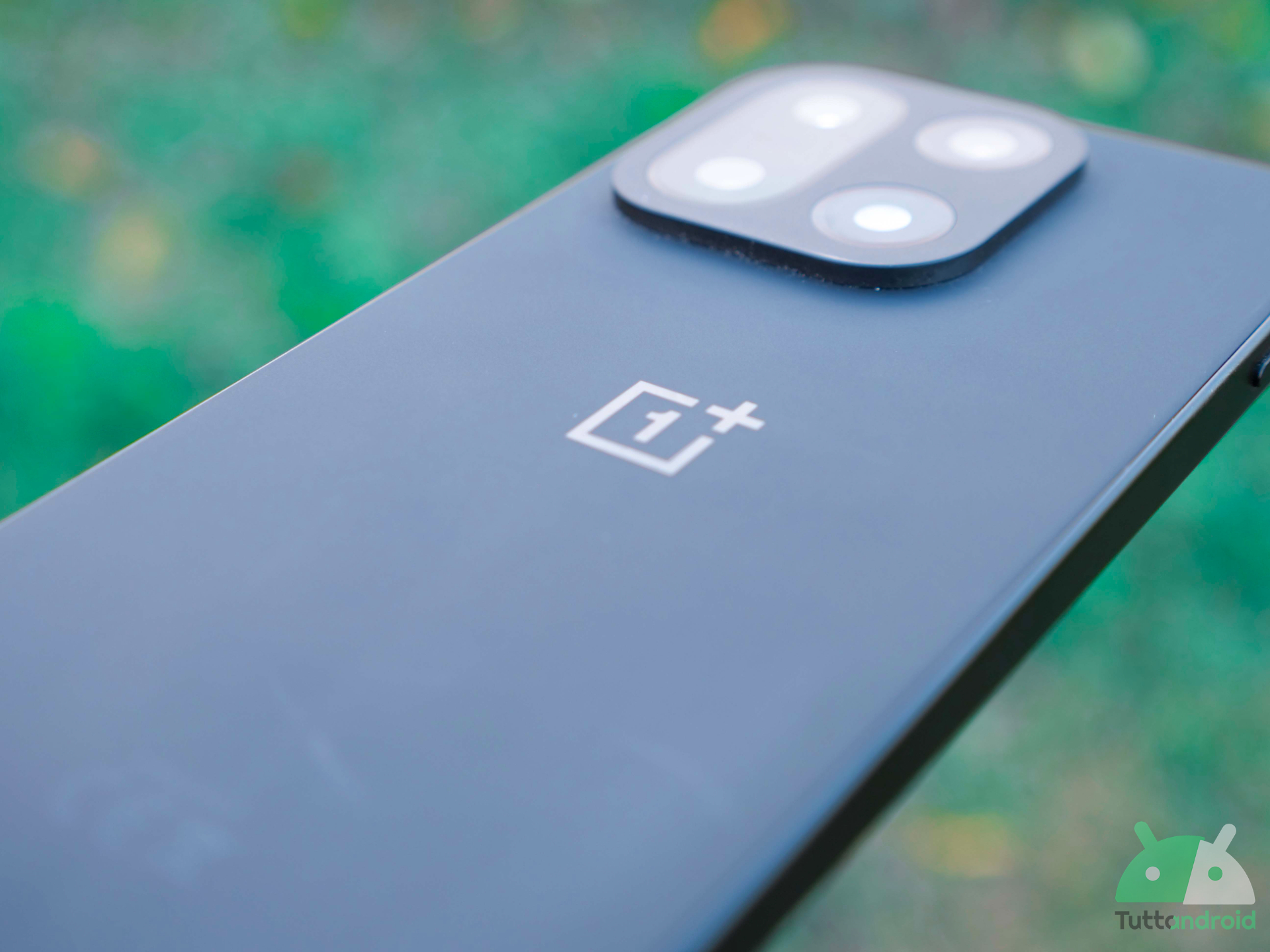 OnePlus abbandona l'Europa nel 2026