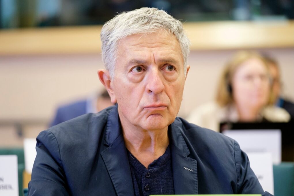 Politico europeo indaga su spyware e ha il telefono