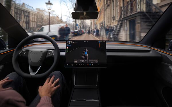 Prova FSD Tesla gratis: 32 tappe in Italia nel 2026