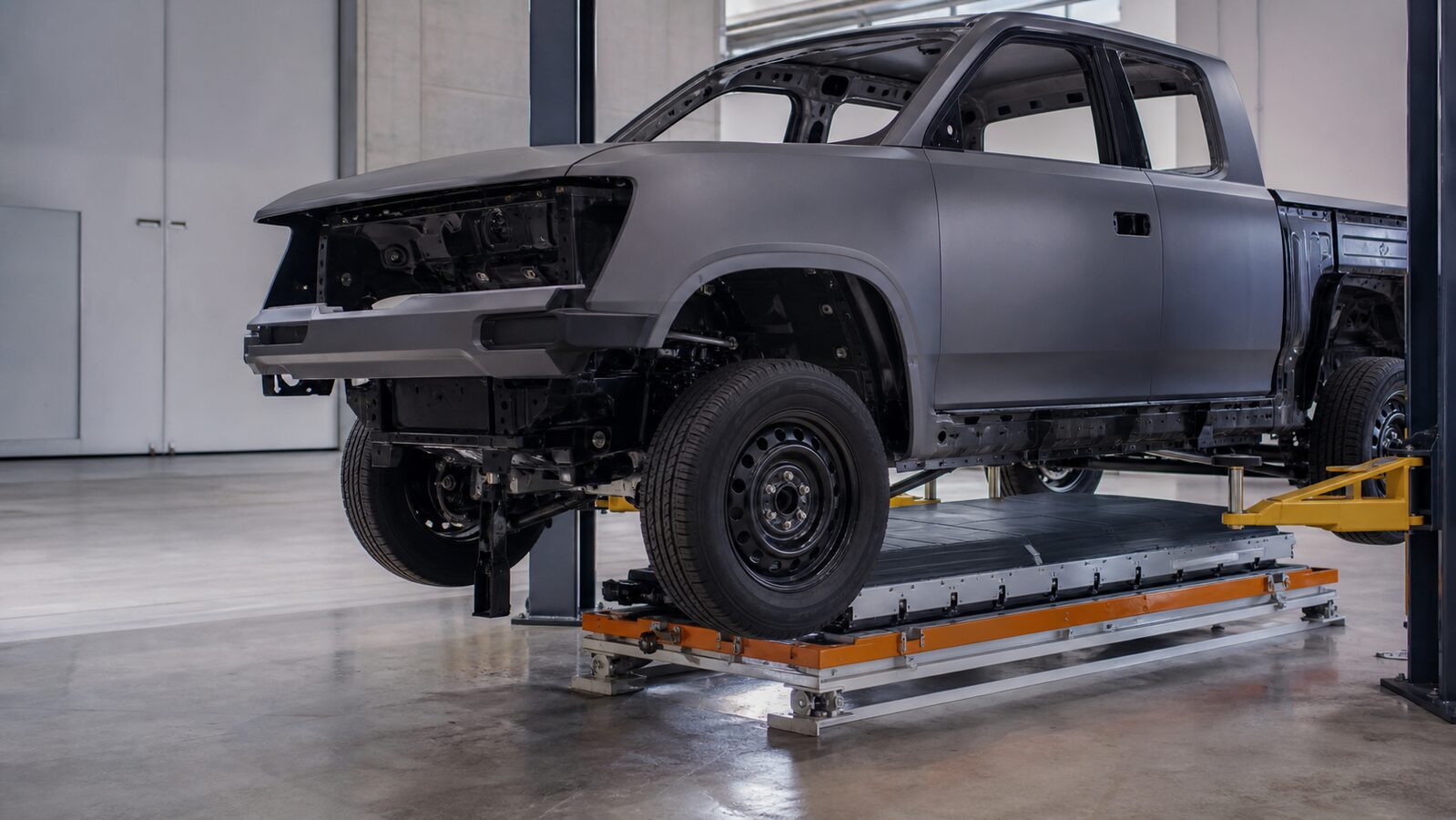 Slate lancia pickup elettrico a basso costo con batteria LFP