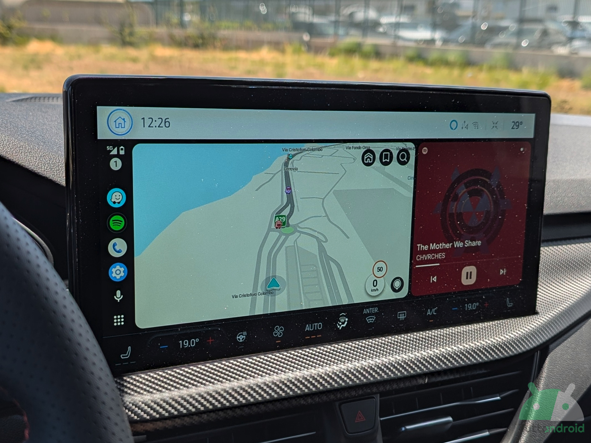 Android Auto arriva con YouTube per i video in auto nel 2026