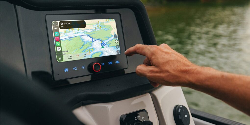 Apple CarPlay arriva su alcune barche a pontoni con