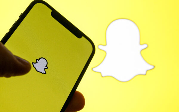 Snapchat banna i video generati interamente da IA