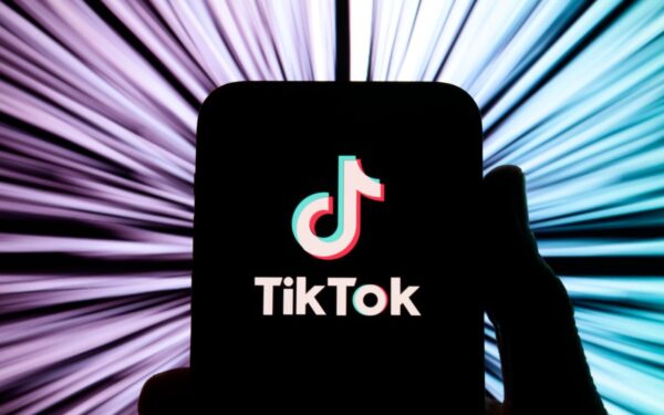 TikTok esplora pagamenti peer-to-peer via DM