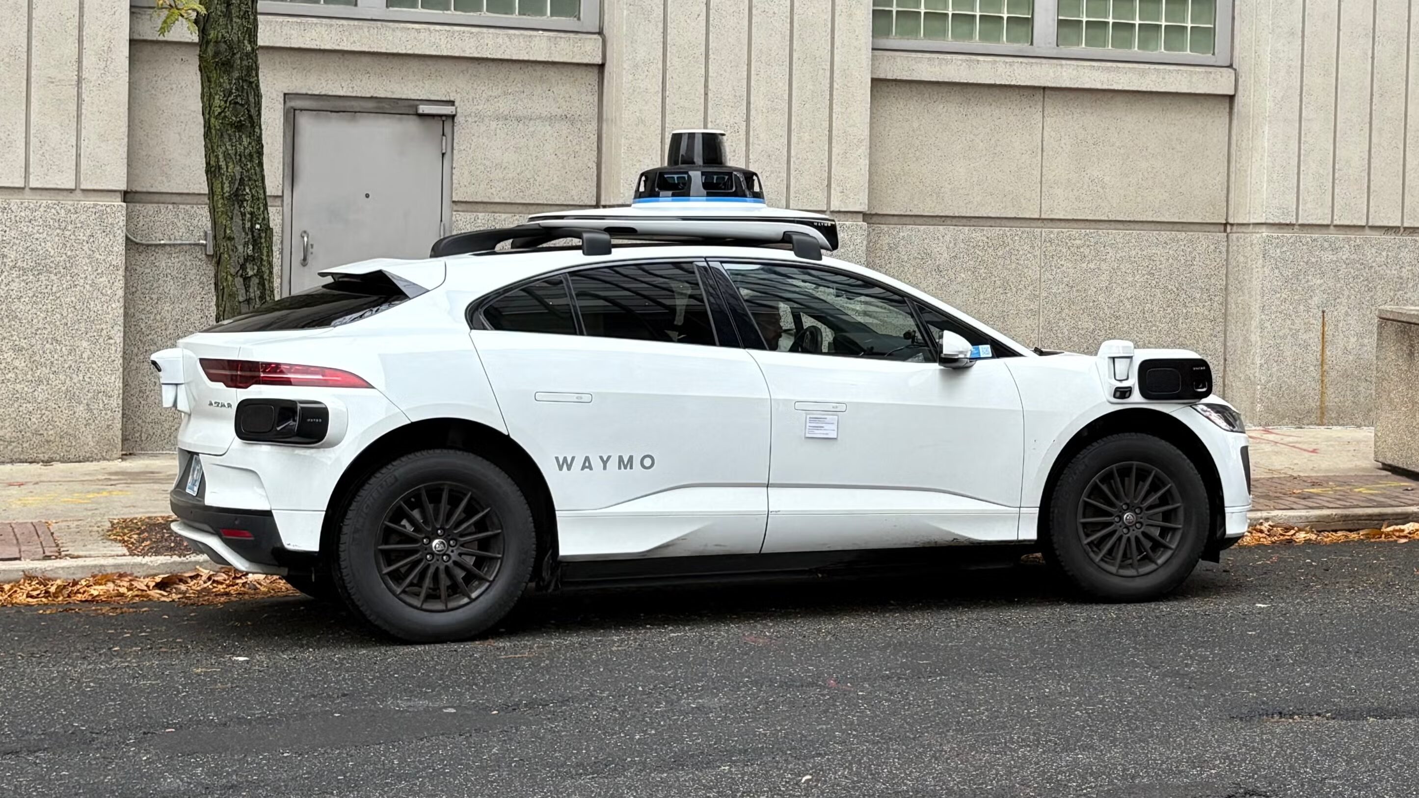 Waymo sbarca a Monaco: robotaxi europei nel 2027