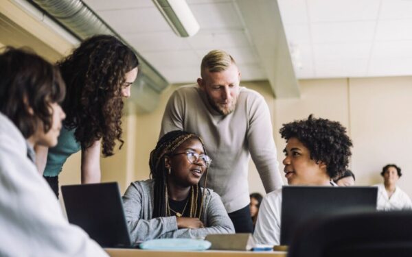 L'IA a scuola nel 2026: Microsoft ascolta i docenti